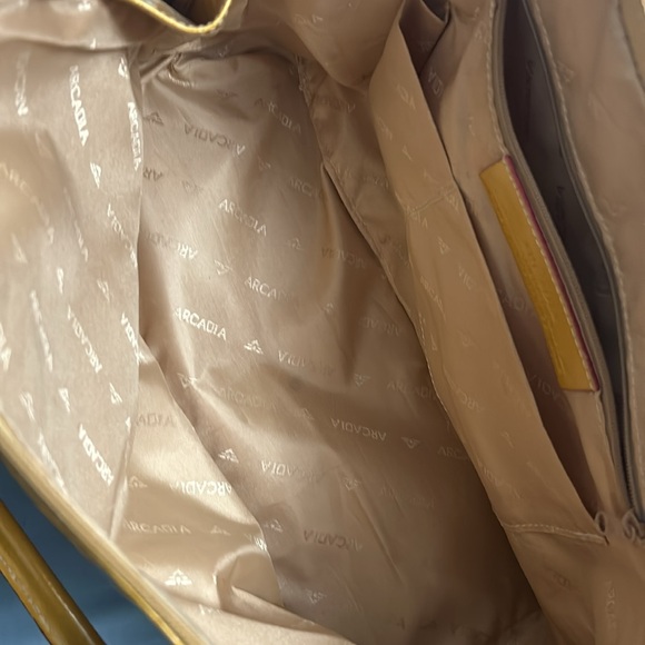 Arcadia Gold Purse - Picture 8 of 9